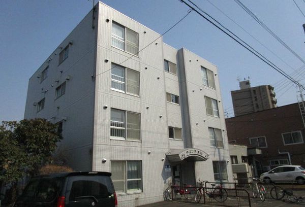 オススメ管理物件・ウィングN１５　家賃２７０００円～・環状通東駅徒歩６分・　敷金無し・灯油FF・防犯カメラ
